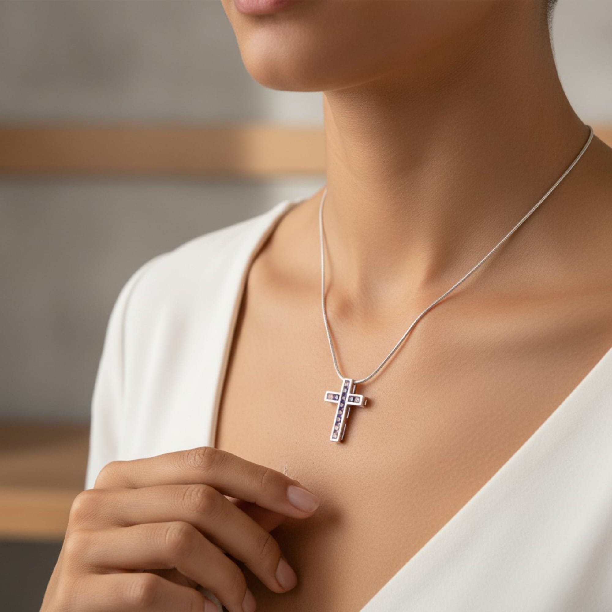 Colar Cruz Multicolor Prateado – imagem 2
